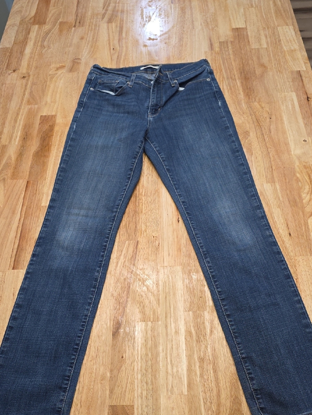 Levi's Classic Straight Medium Wash Jeans